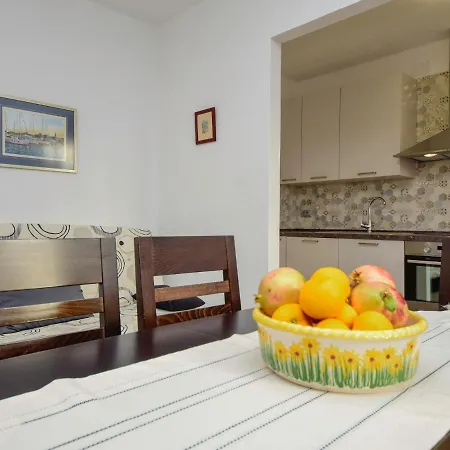 Slavica Apartman *